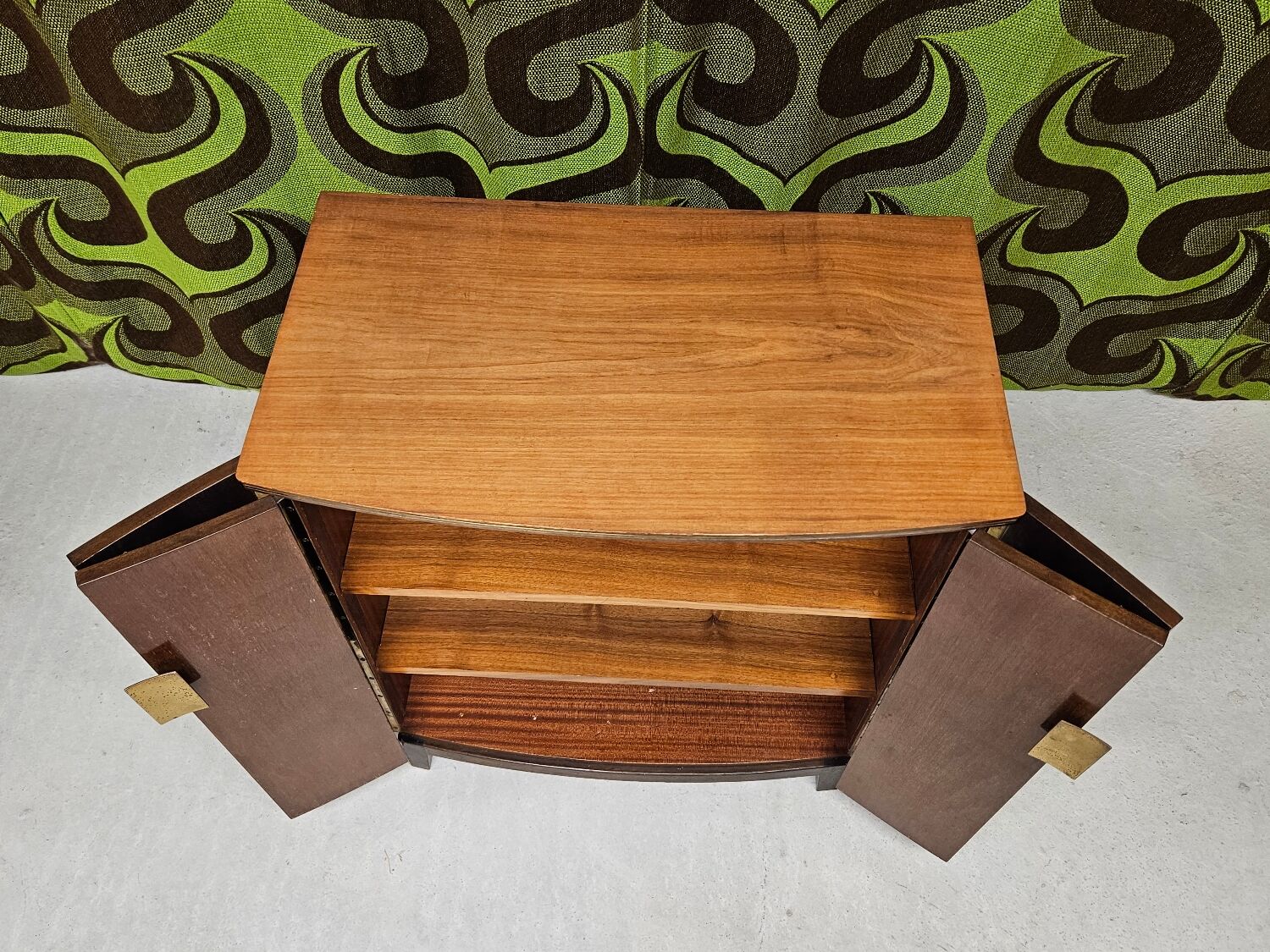 Vintage furniture 2 doors art deco