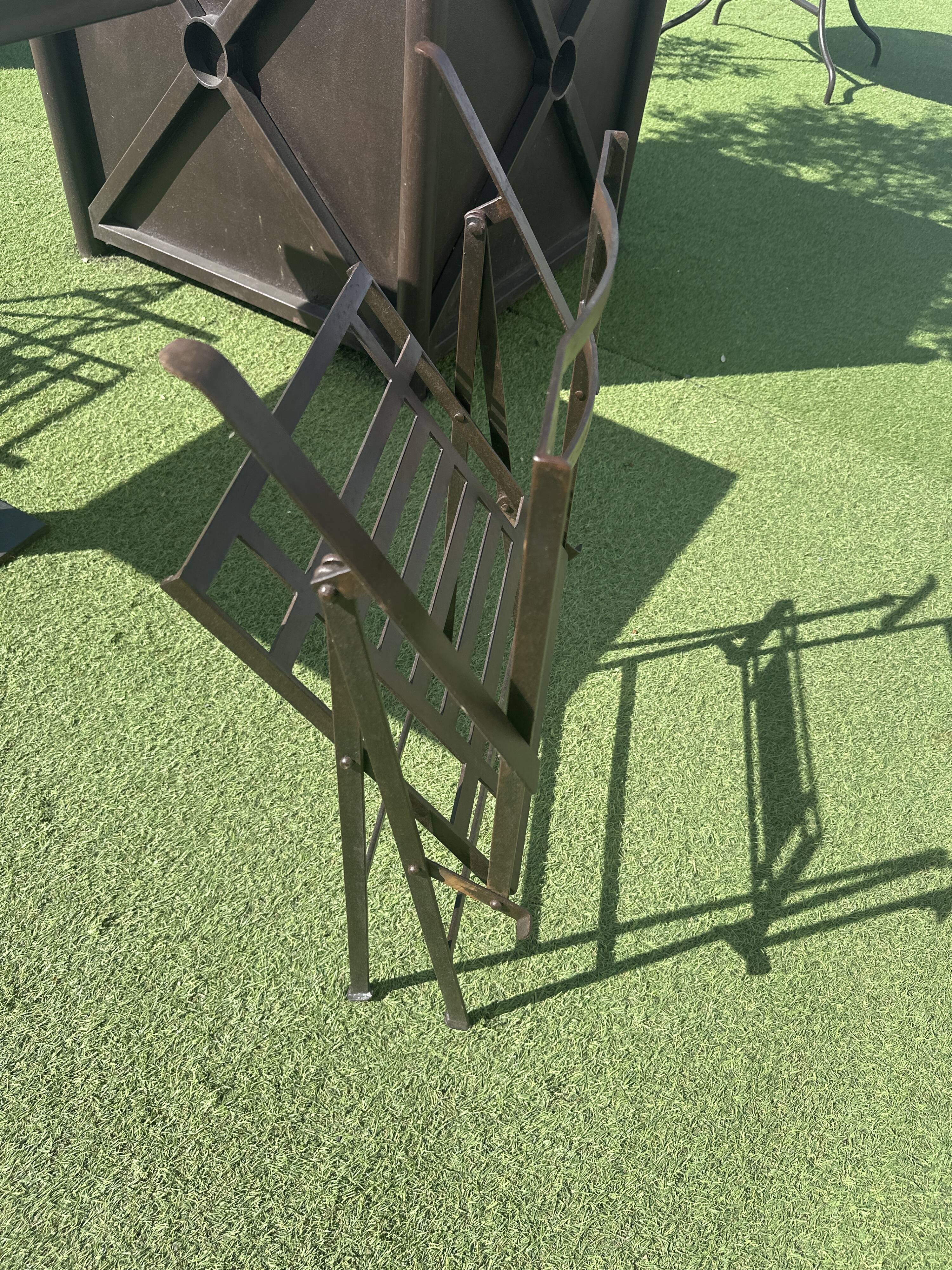 Eiffel folding chair