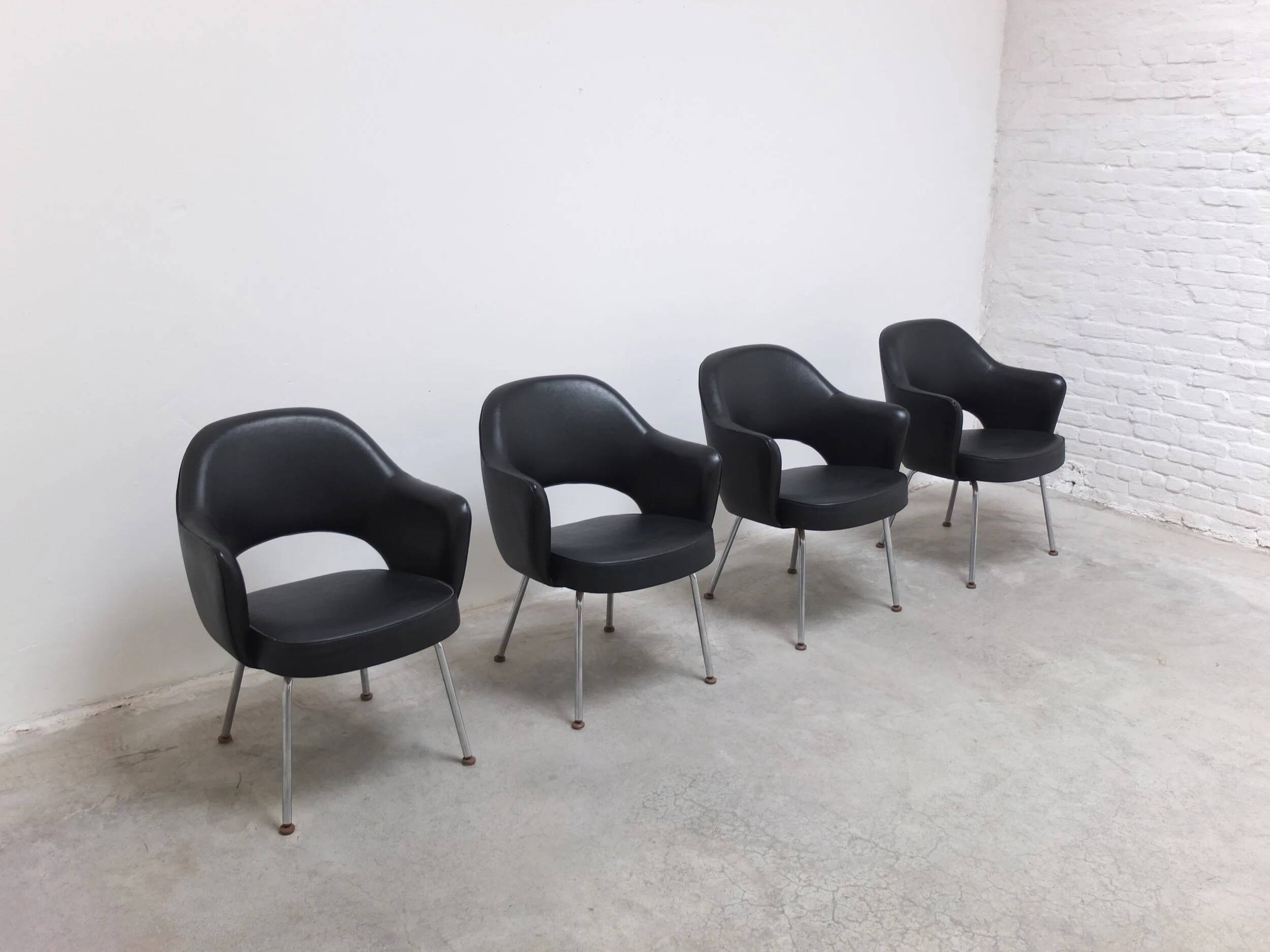 Original set of 4 'Executive' armchairs by Eero Saarinen for Knoll, 1960s