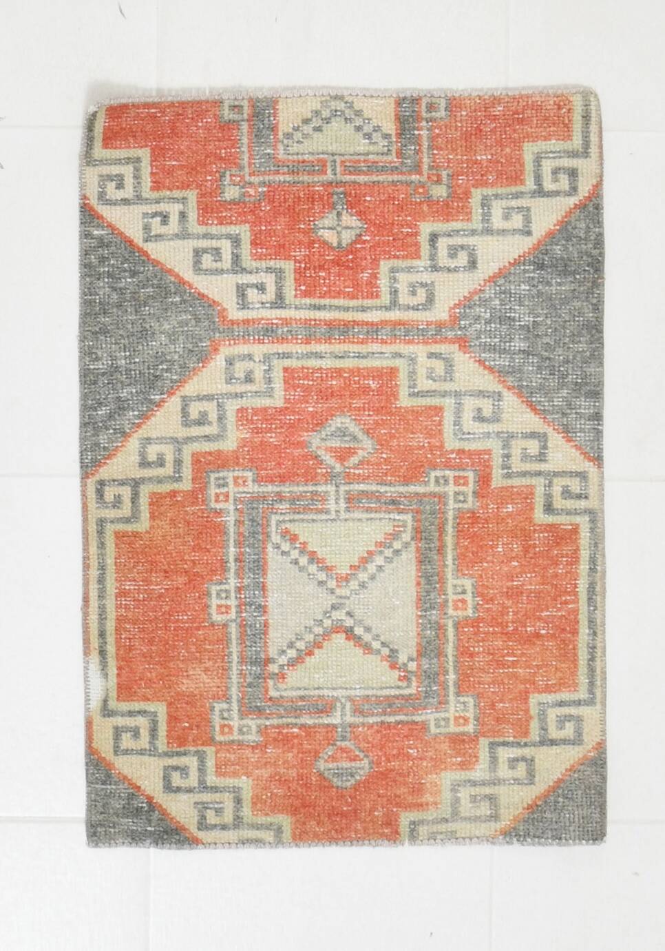 Tapis vintage orange et gris de petite taille 2x3