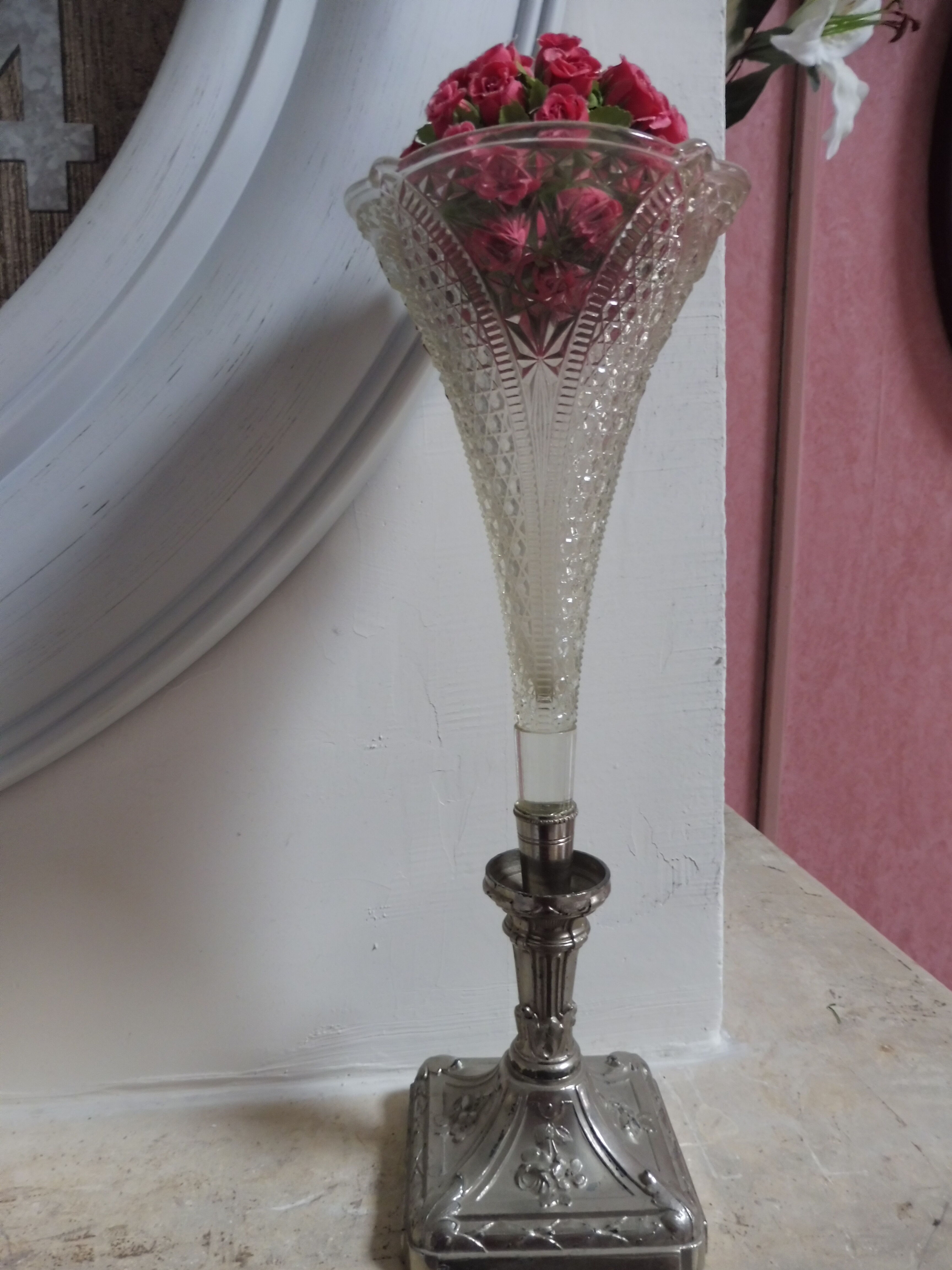 Tulip vase glass and metal