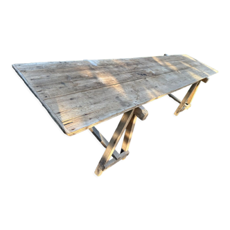 Farm table guinguette and wooden trestles
