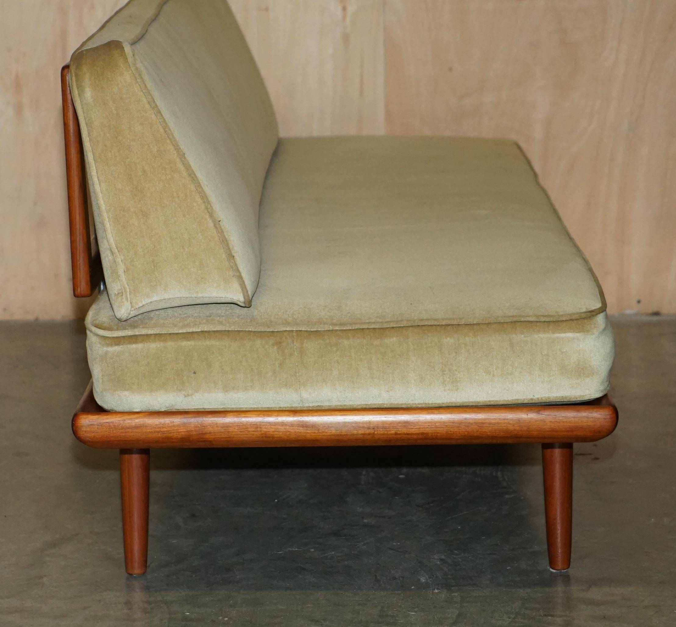 Mid Century Modern Canapé by Pierre Hvidt & Orla Mølgaard Nielsen for France & Son