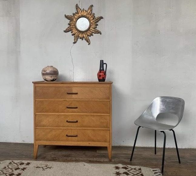 4-drawer chest of drawers in vintage light oak from the 1950s