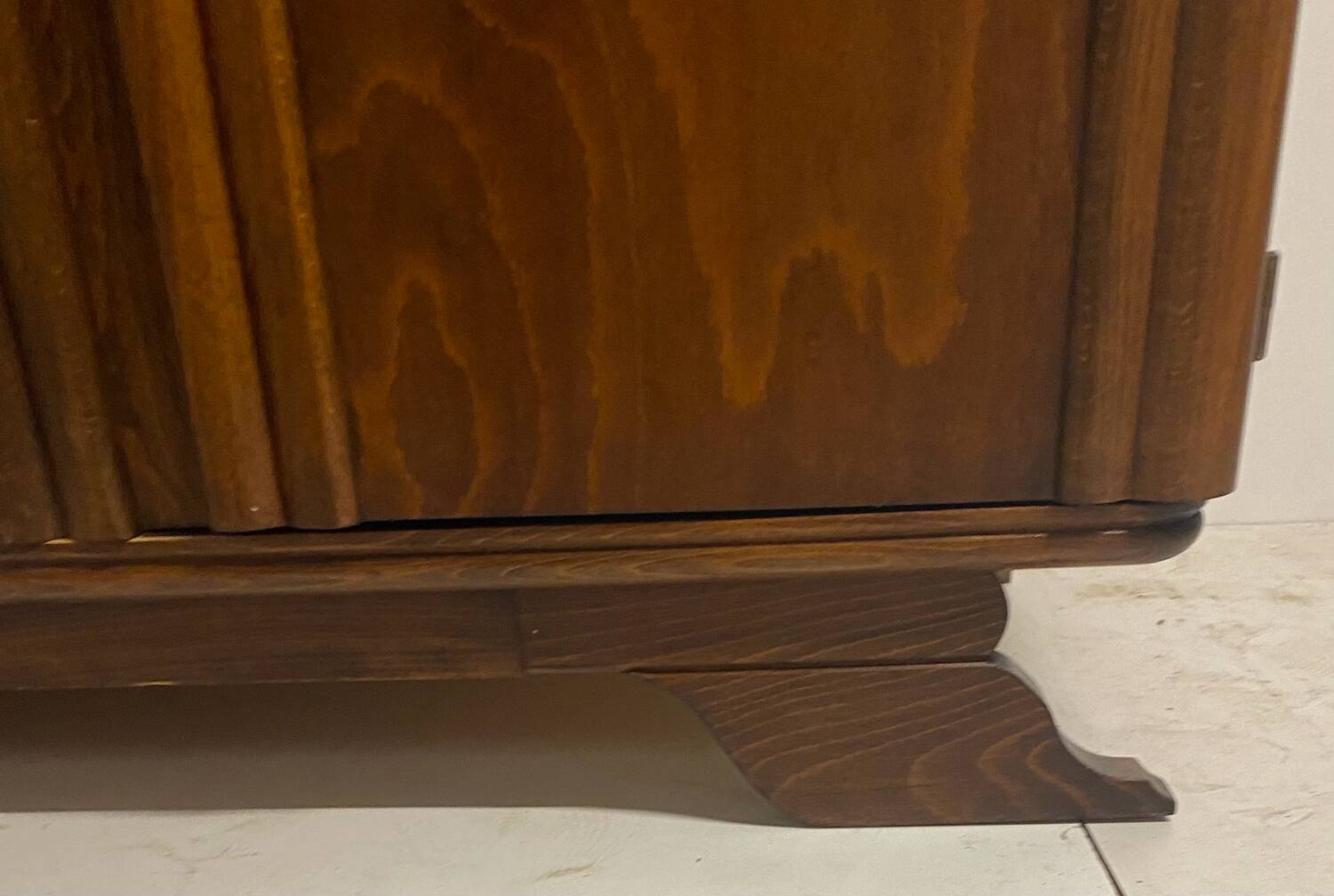 Vintage compass feet wardrobe from 1956