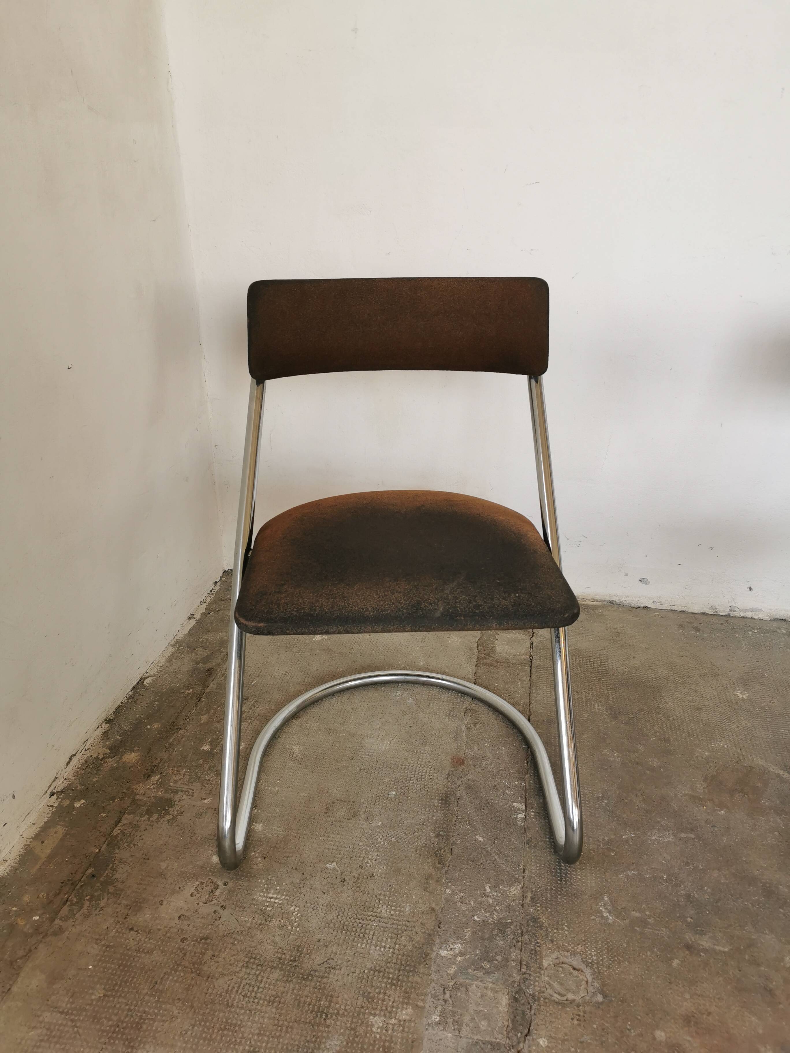 Pair of 1970 cantilever chairs, chrome