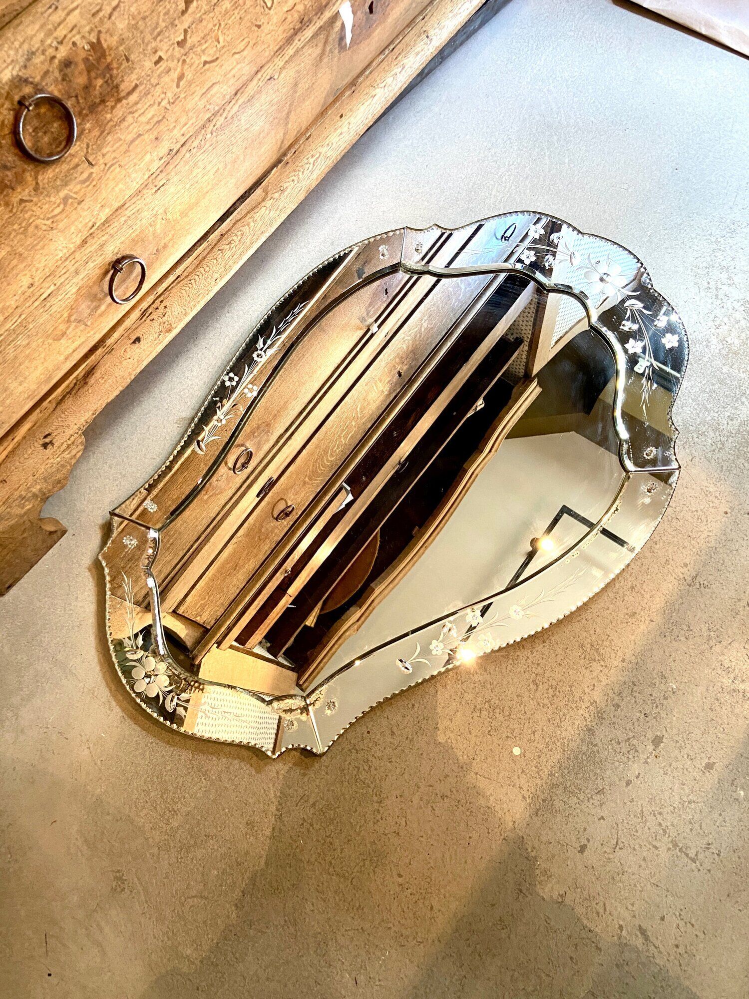 Venetian mirror 84 x 58 cm