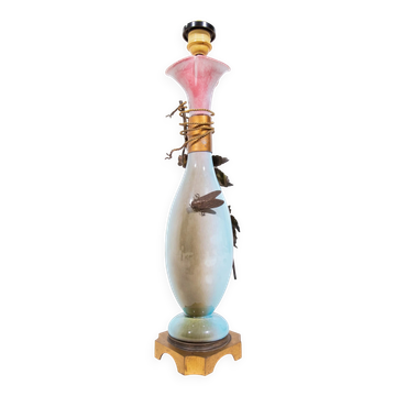 Art nouveau table lamp with bronze fly and hop leaves