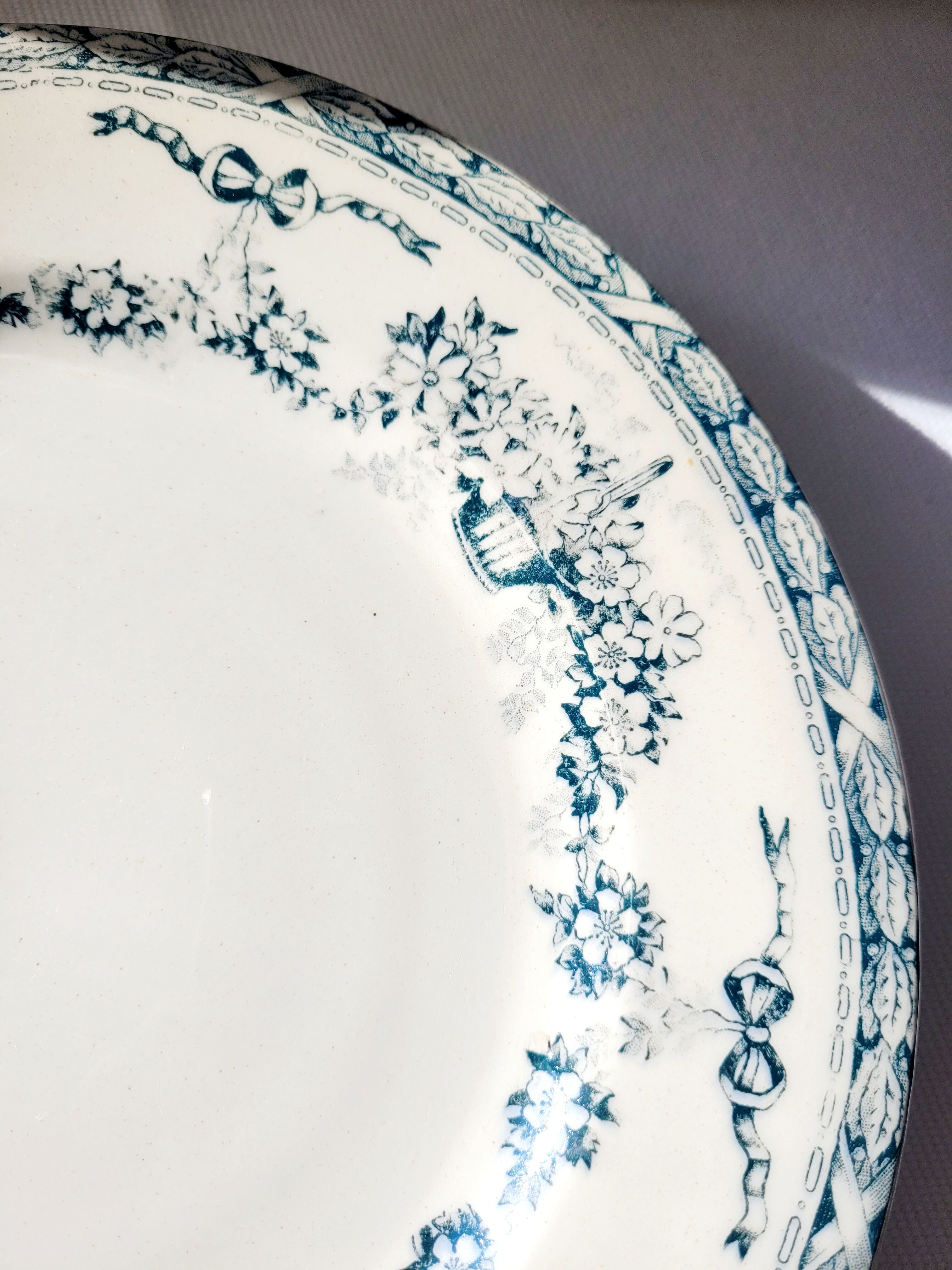 presentation dish R & A Salins ninon model