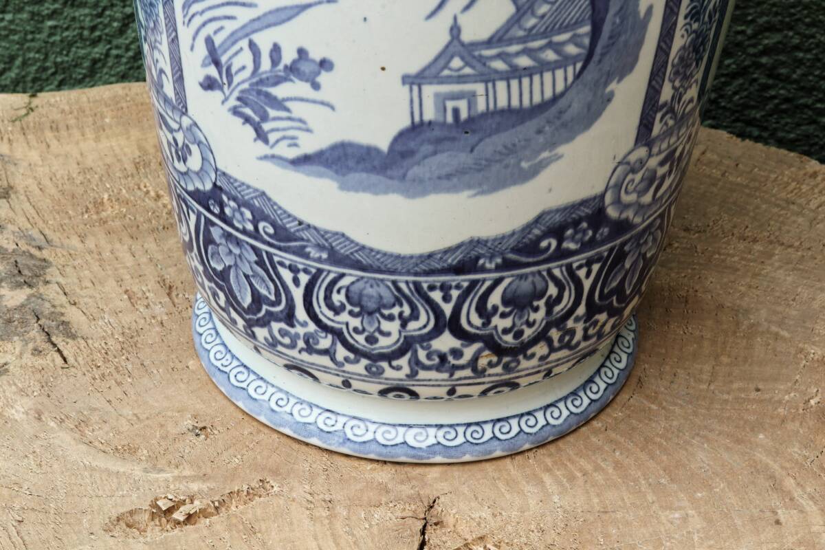 Gien baluster vase, Japanese decor