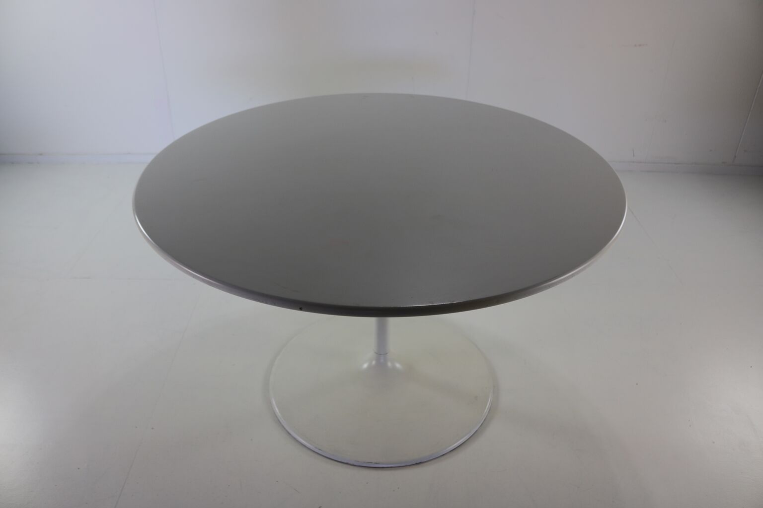 Seventies tulip table