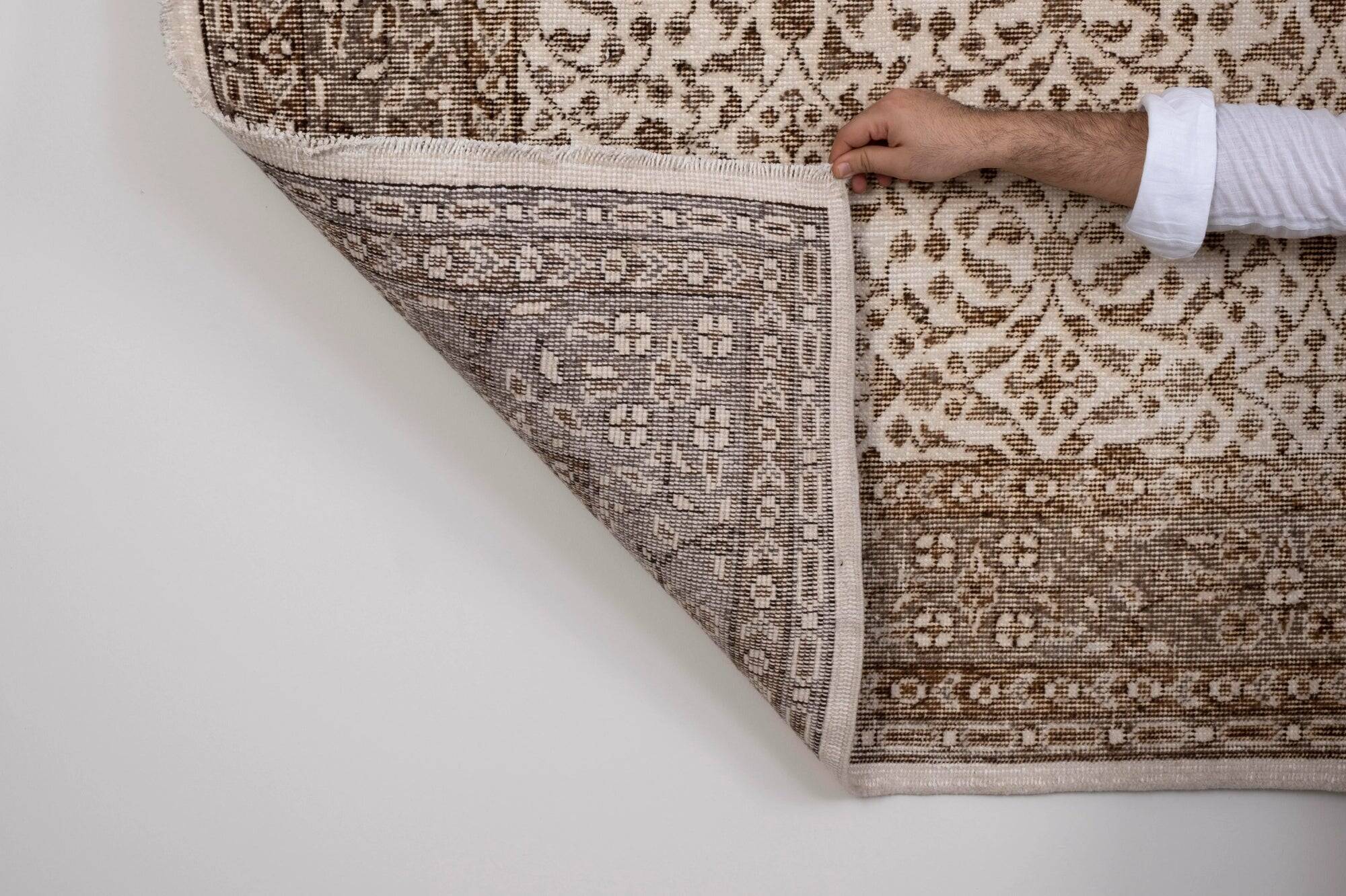 Vintage Turkish Oushak rug 205x304 cm