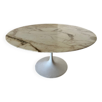 Knoll tulip table