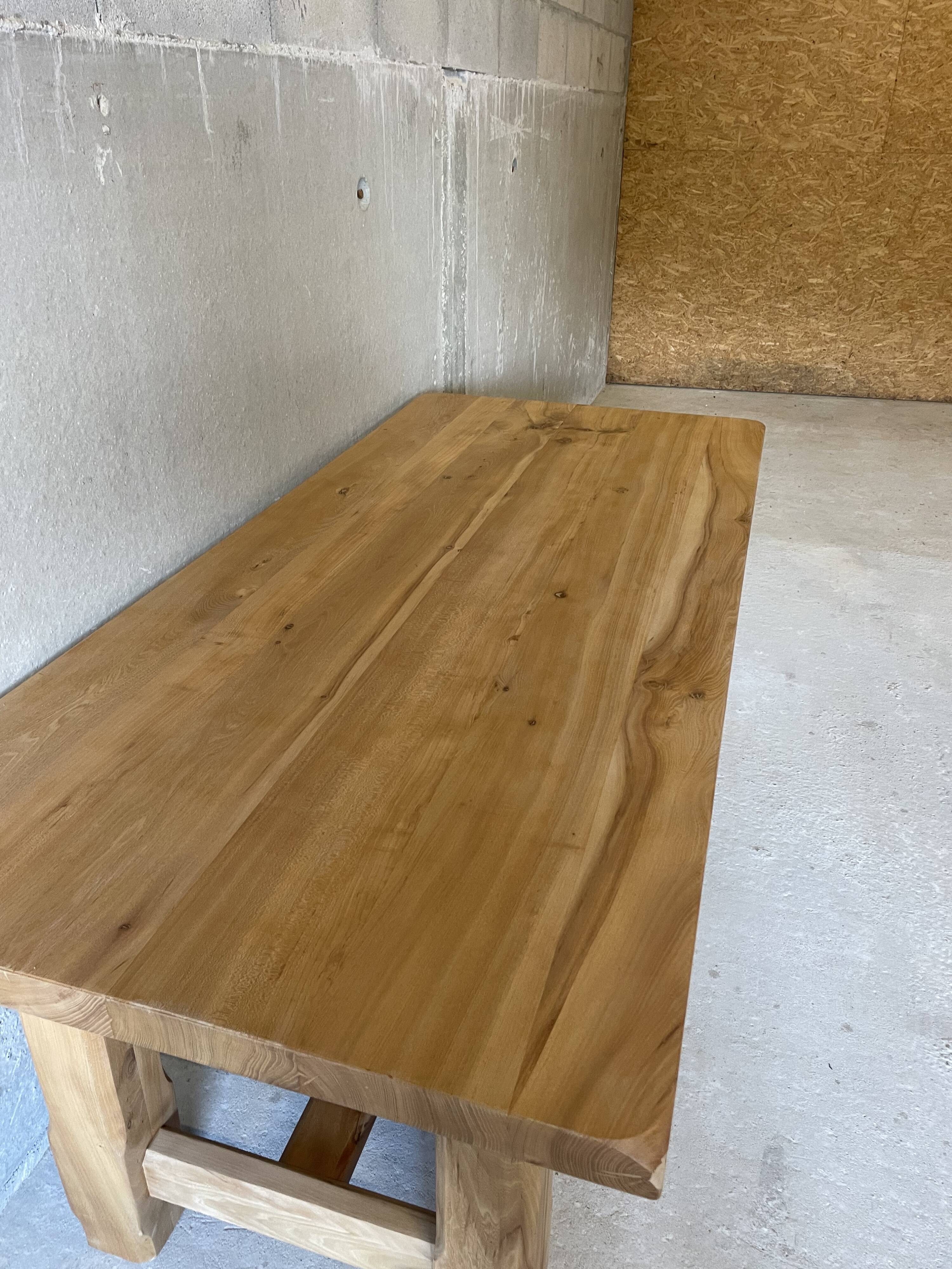 Table de ferme en orme massif – charme authentique