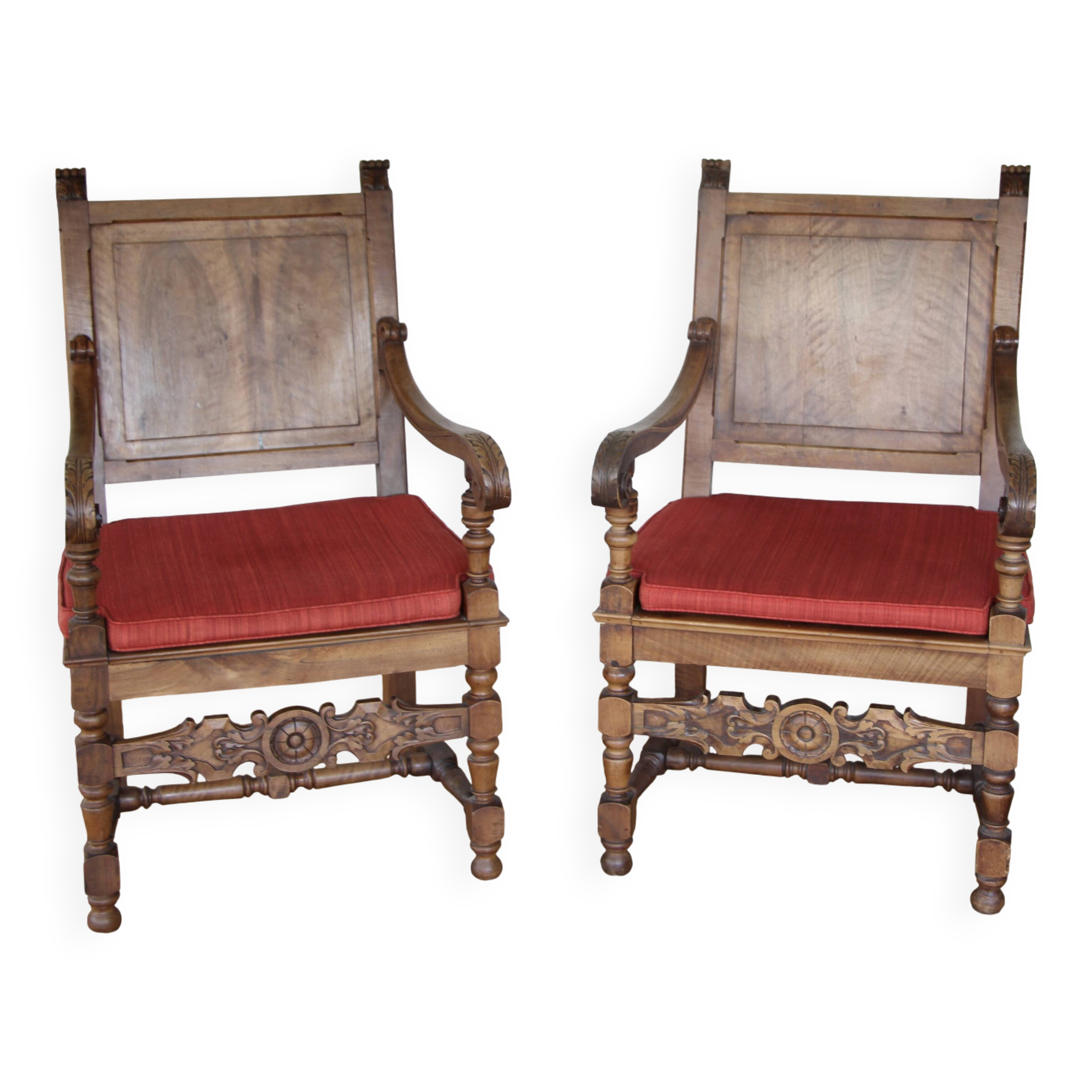 Pair of chairs in Spanish Renaissance style