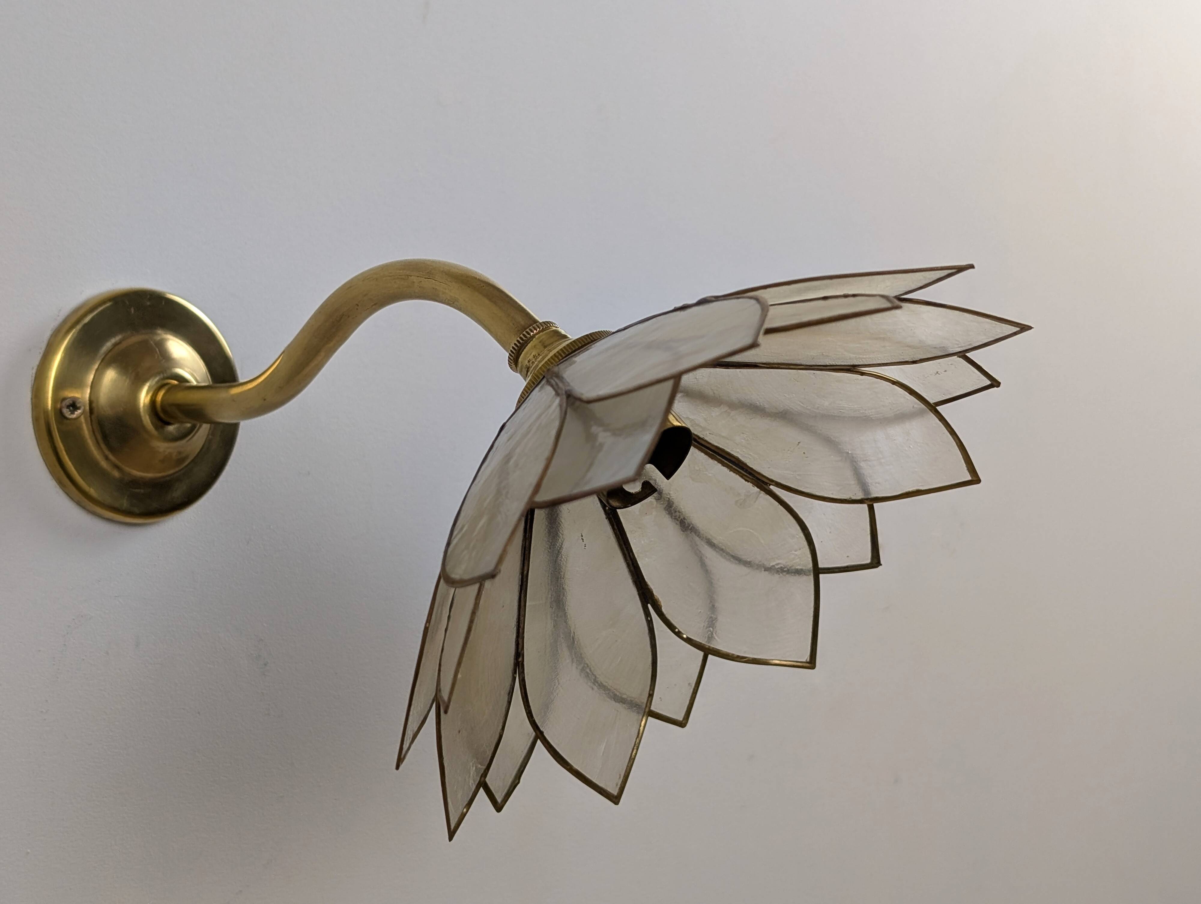 Paire appliques fleurs en nacre