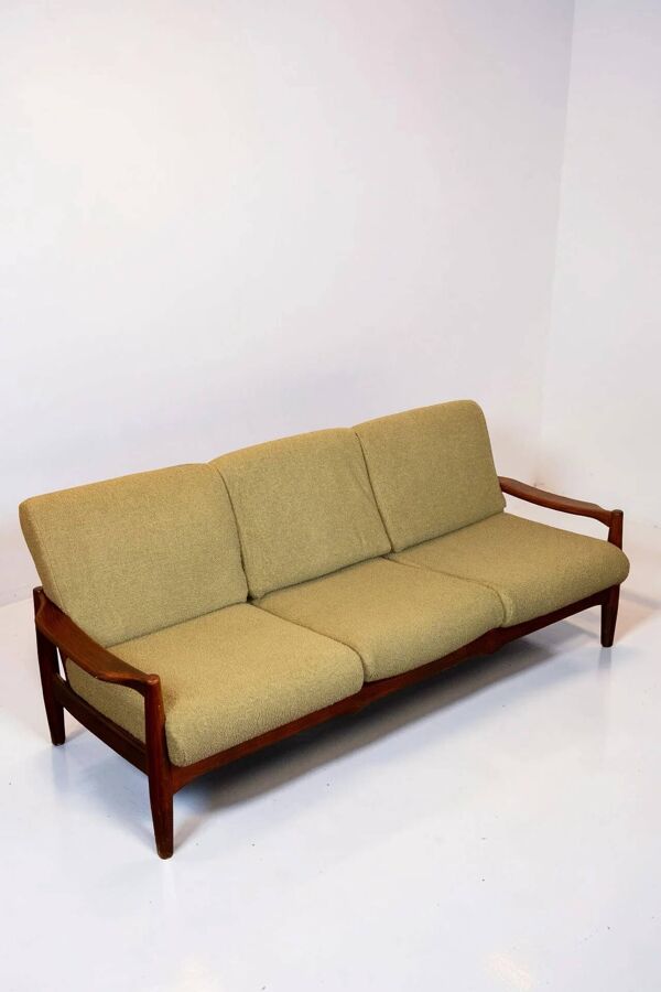 Canapé vintage danois 3 places en teck avec nouvelle housse bouclé vert mousse