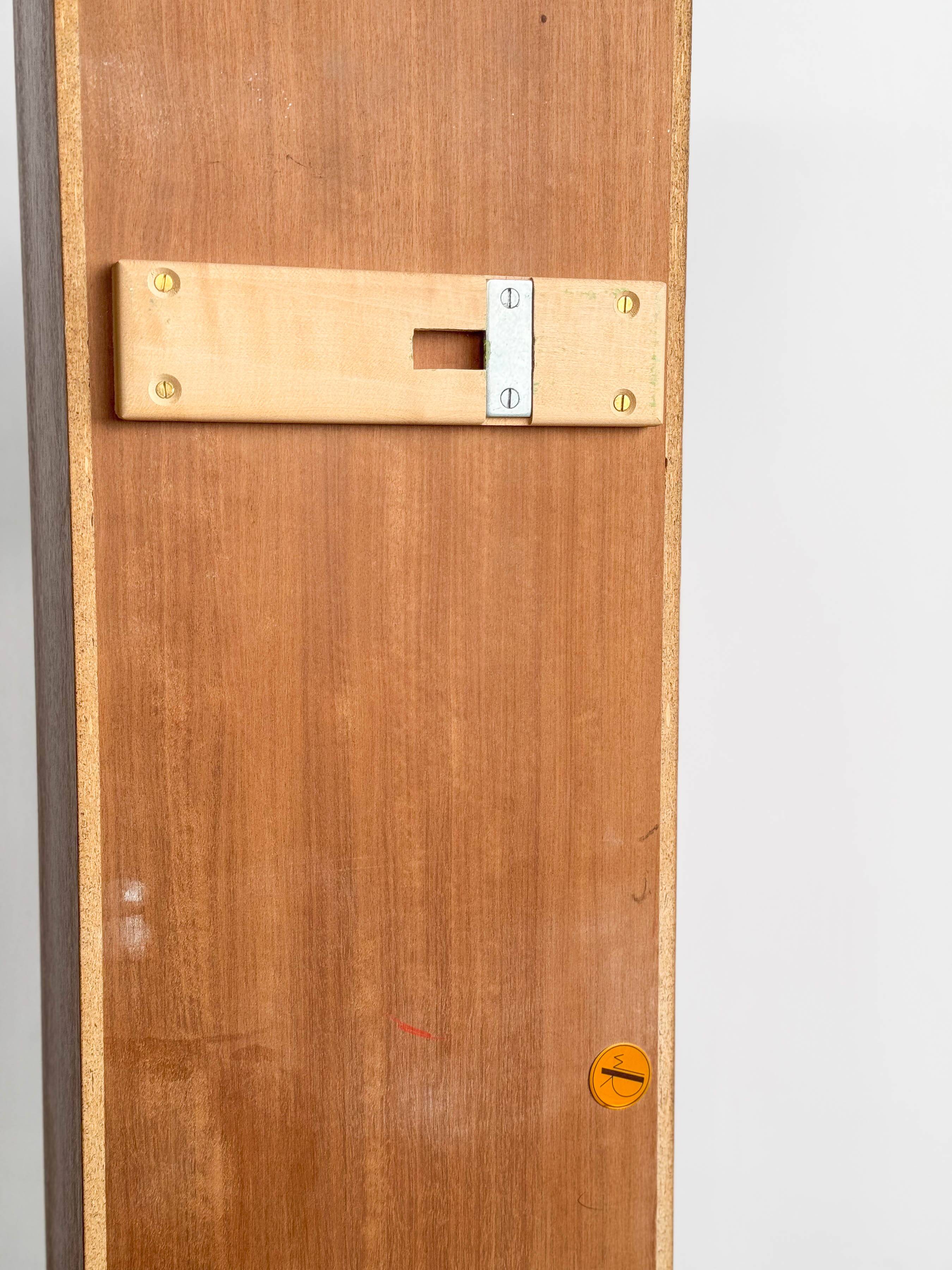 Étagère murale en noyer par Wilhelm Renz pour Walter Wirz, années 1960