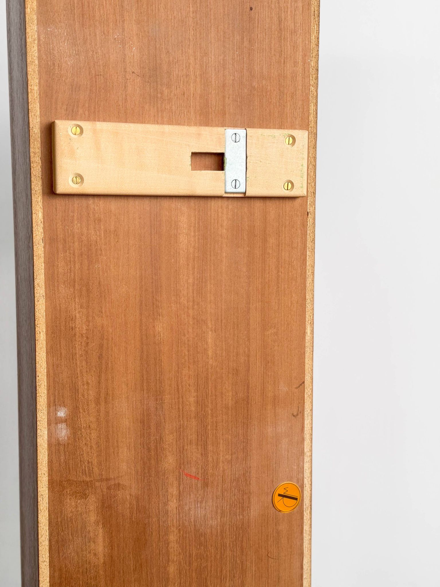 Étagère murale en noyer par Wilhelm Renz pour Walter Wirz, années 1960