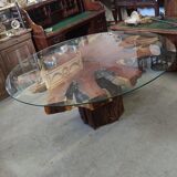 Round table carved from a wooden slice of PADOUK