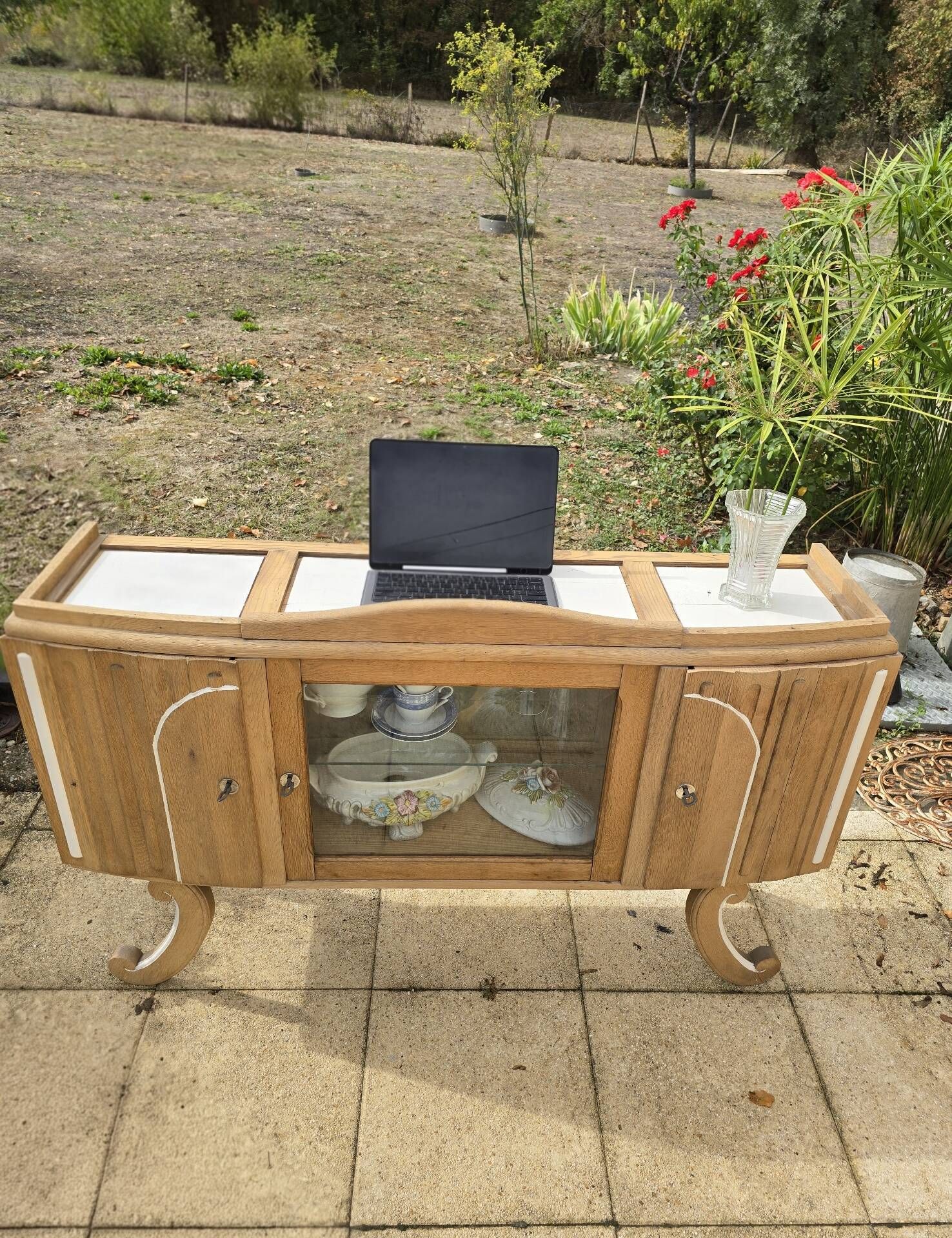 Art Deco buffet with showcase and solid raw wood mirror