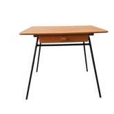 Petit bureau d'enfant
