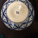 Earthenware pot with lid