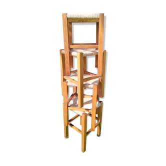 Tabourets en bois et paille