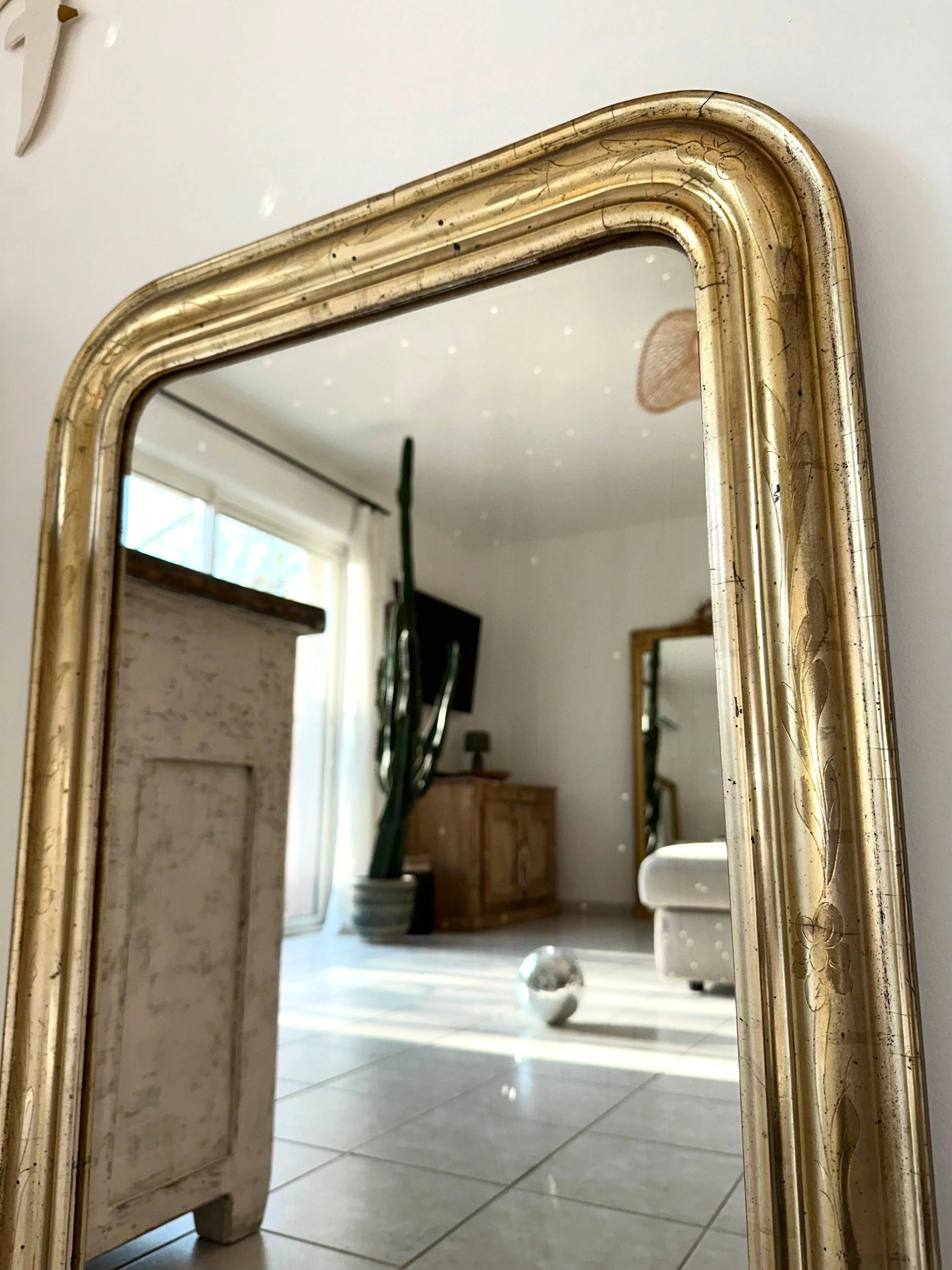 Miroir Louis-Philippe doré à la feuille d’argent, XIXème s.