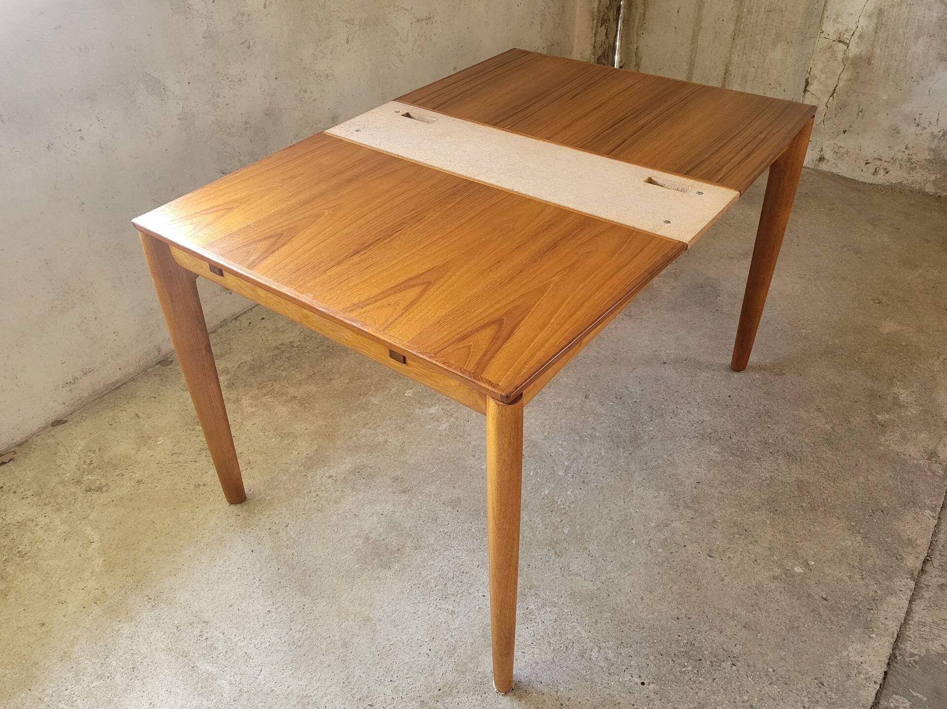 Table à manger extensible en teck par Grete Jalk pour Glostrup