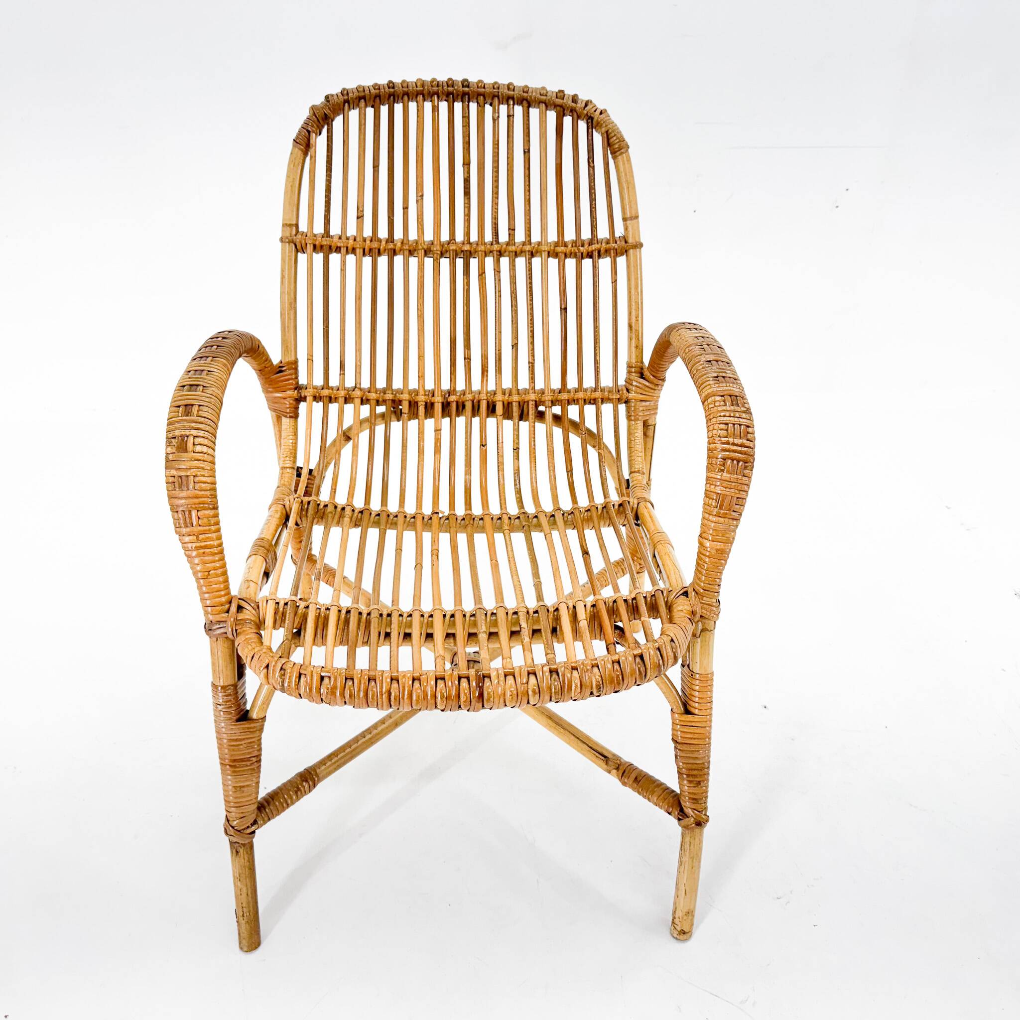 Fauteuil en rotin du milieu du siècle, Tchécoslovaquie, années 1970