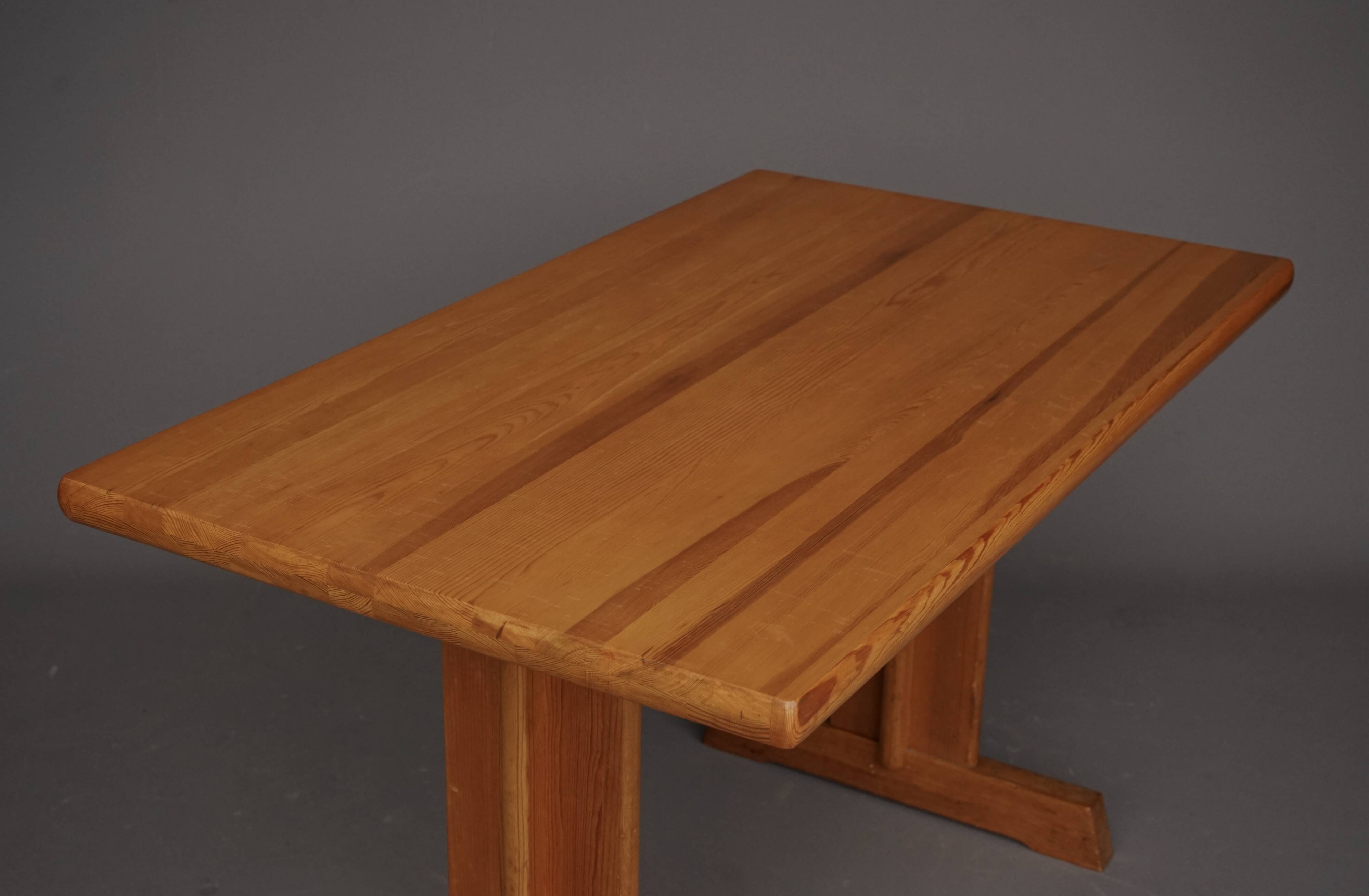 Table de cuisine en pin massif, années 1970