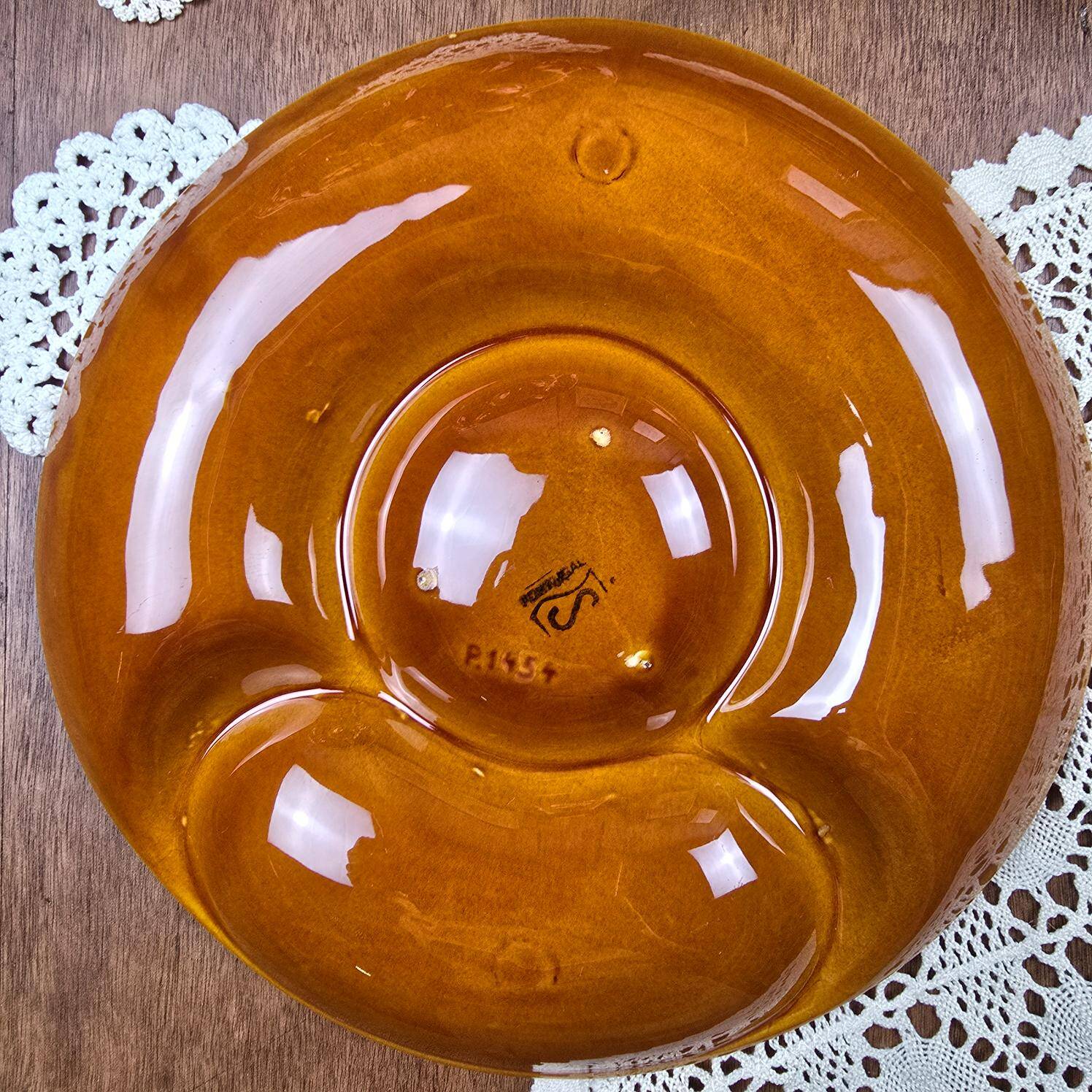 Set of 8 vintage Sicla Portugal slip artichoke plates