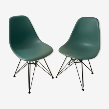 Pair of charles and Ray Eames chairs recent Vitra edition
