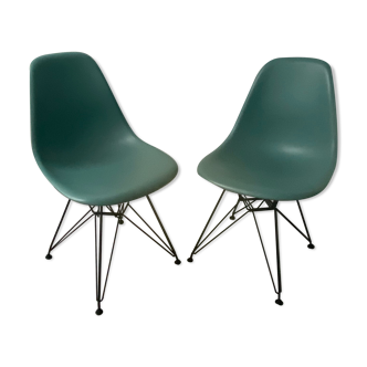 Paire de chaises de Charles et Ray Eames édition Vitra récente