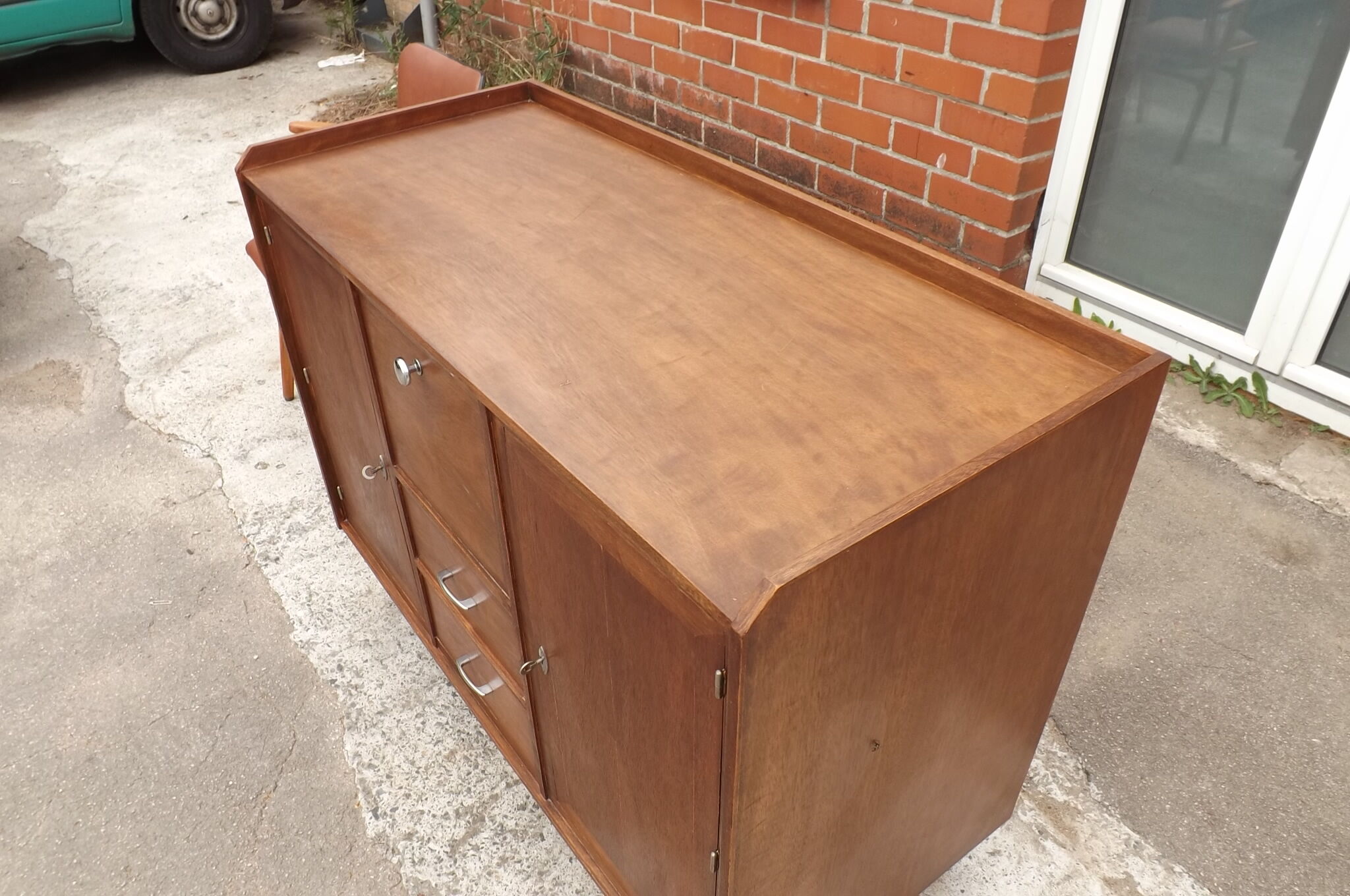 1950s buffet