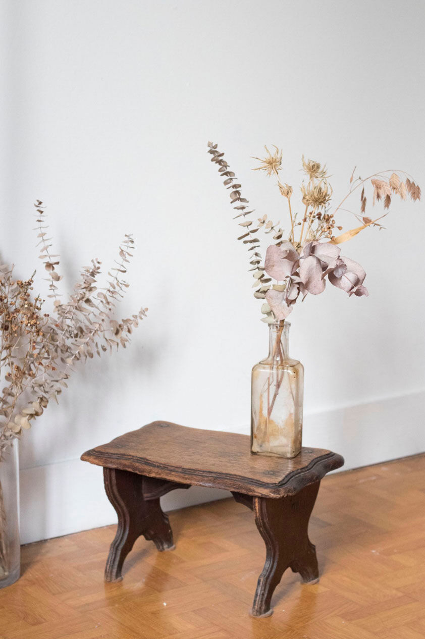 Walking stool feet in solid oak