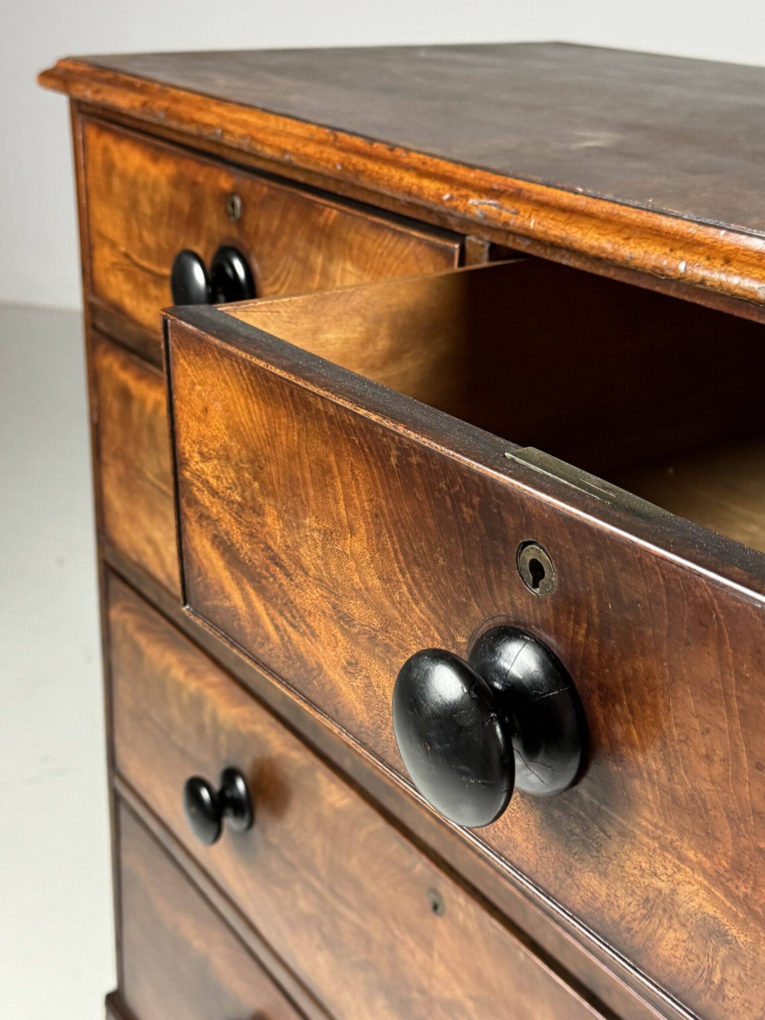 Commode en acajou, 19ème siècle
