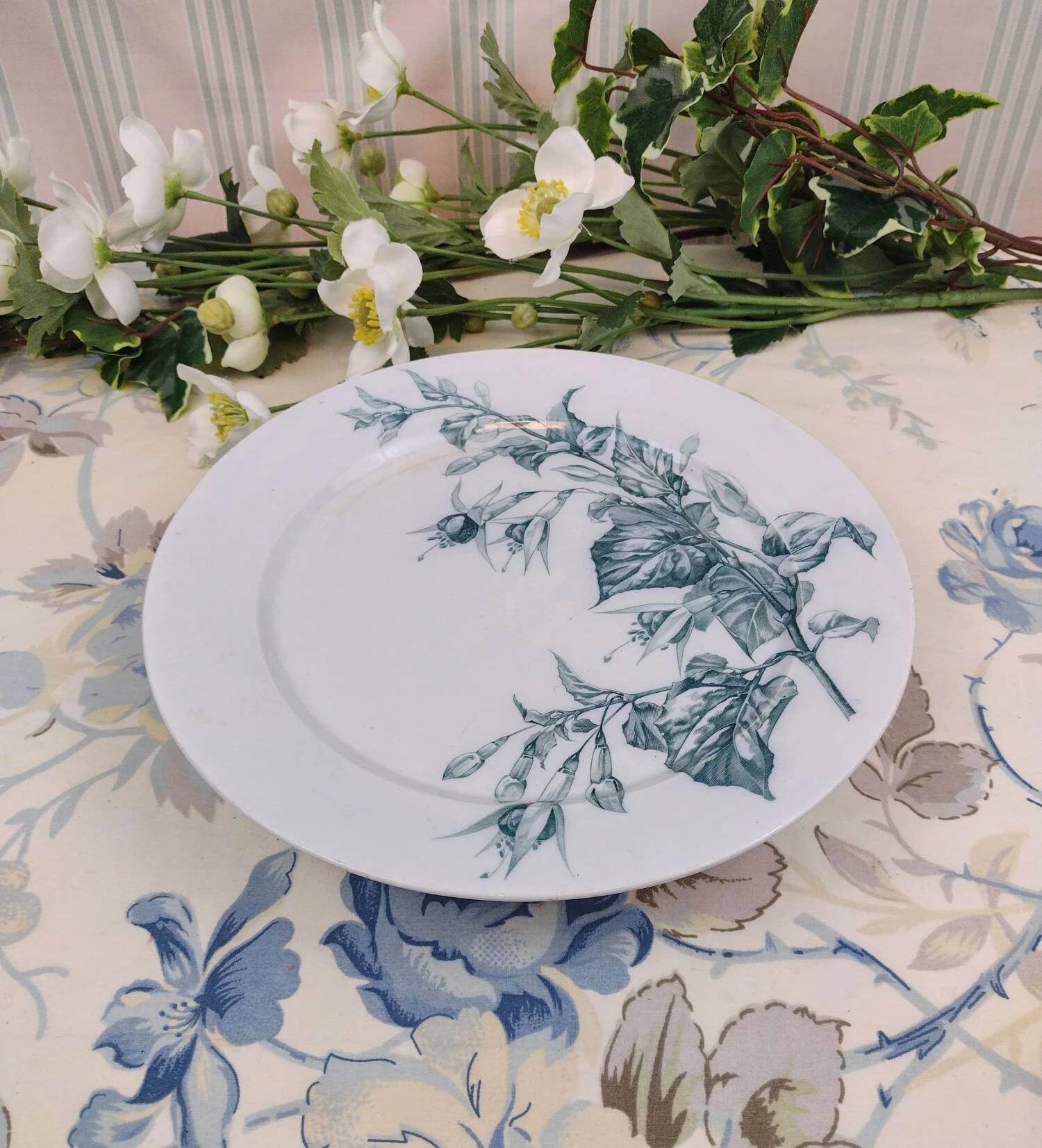 Sarreguemines “Fushia” Foot Shower Plate