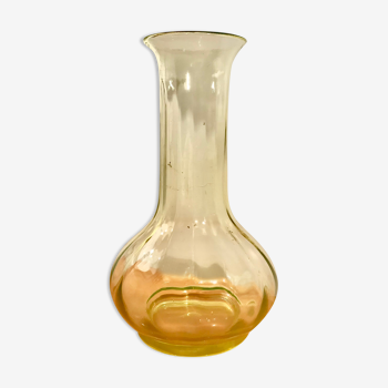 Vase en verre jaune / ambré