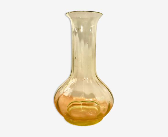 Vase en verre jaune / ambré