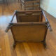 Ensemble bureau et chaise et table gigogne rotin