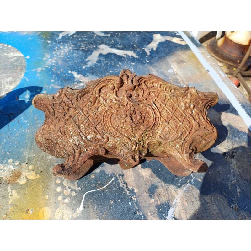 2 cast iron planters from 1900 from Charleville-Mézières, rockery style