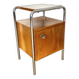 Table de chevet fonctionnaliste