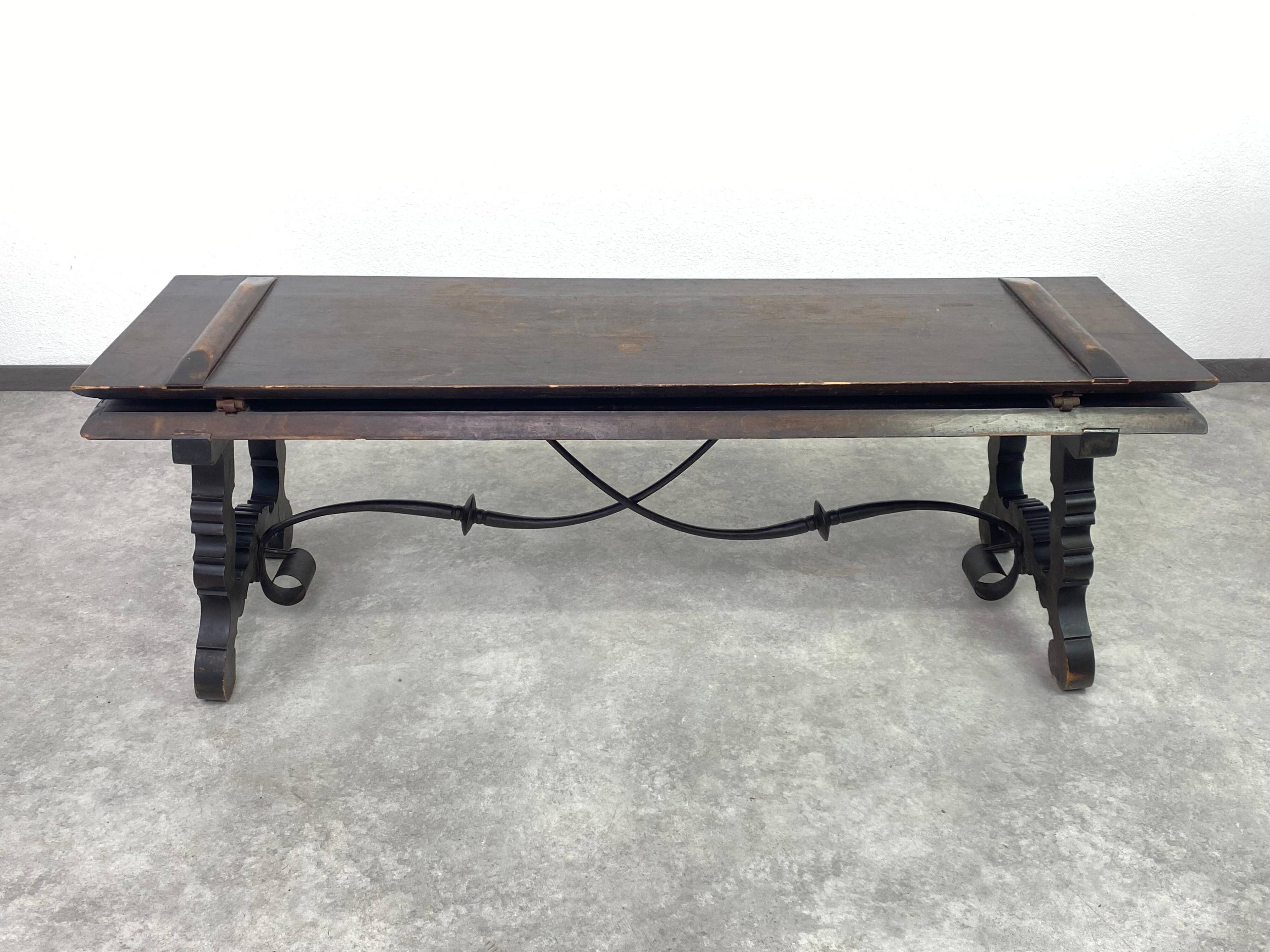 Banc en châtaignier et fer sculpté de la Renaissance espagnole du XIXe siècle