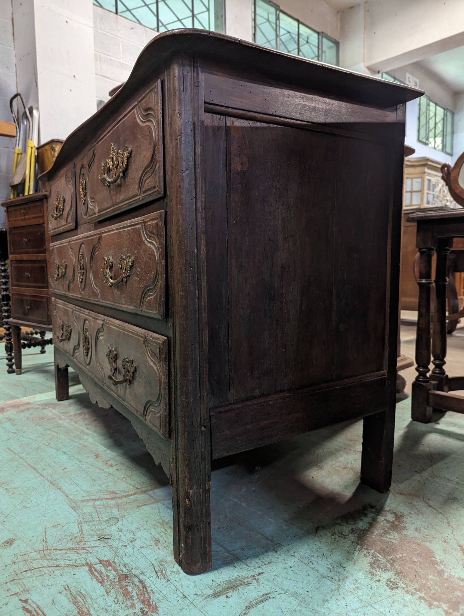 Louis XIV period chest of drawers in walnut