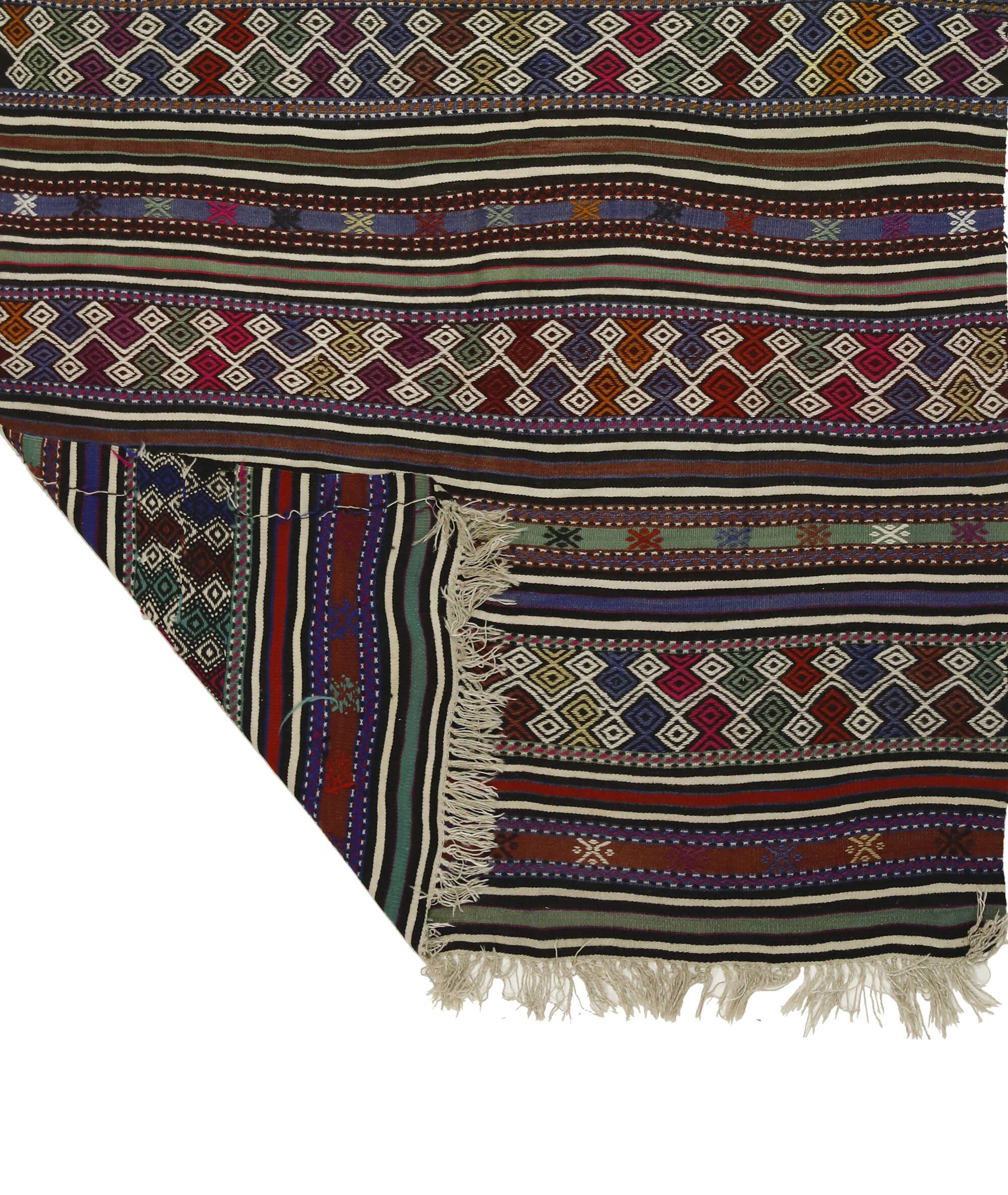 Bohemian Style Handcrafted Vintage Rug 150x 240 cm