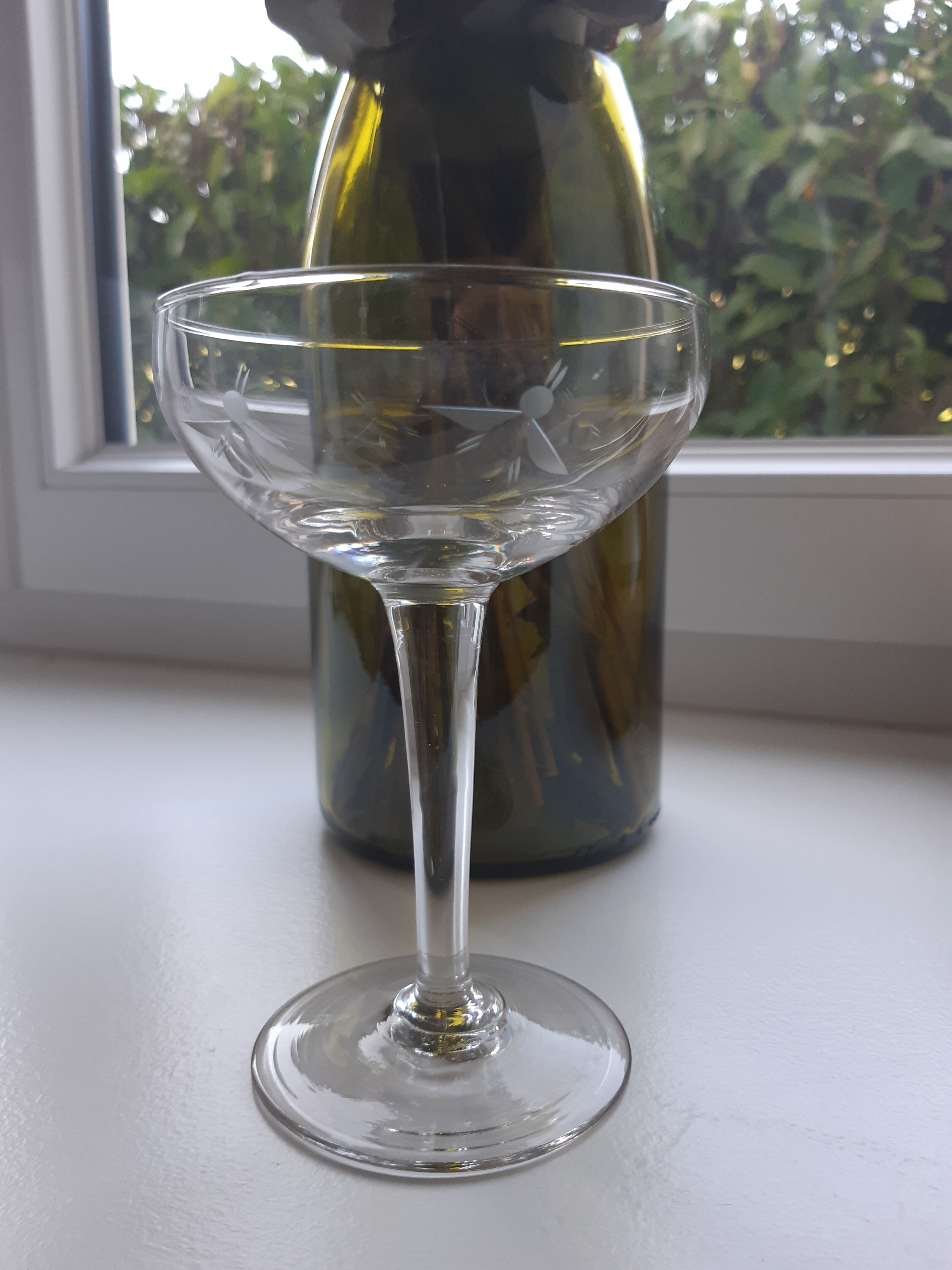 Set of 6 mismatched crystal champagne glasses 30s-40s