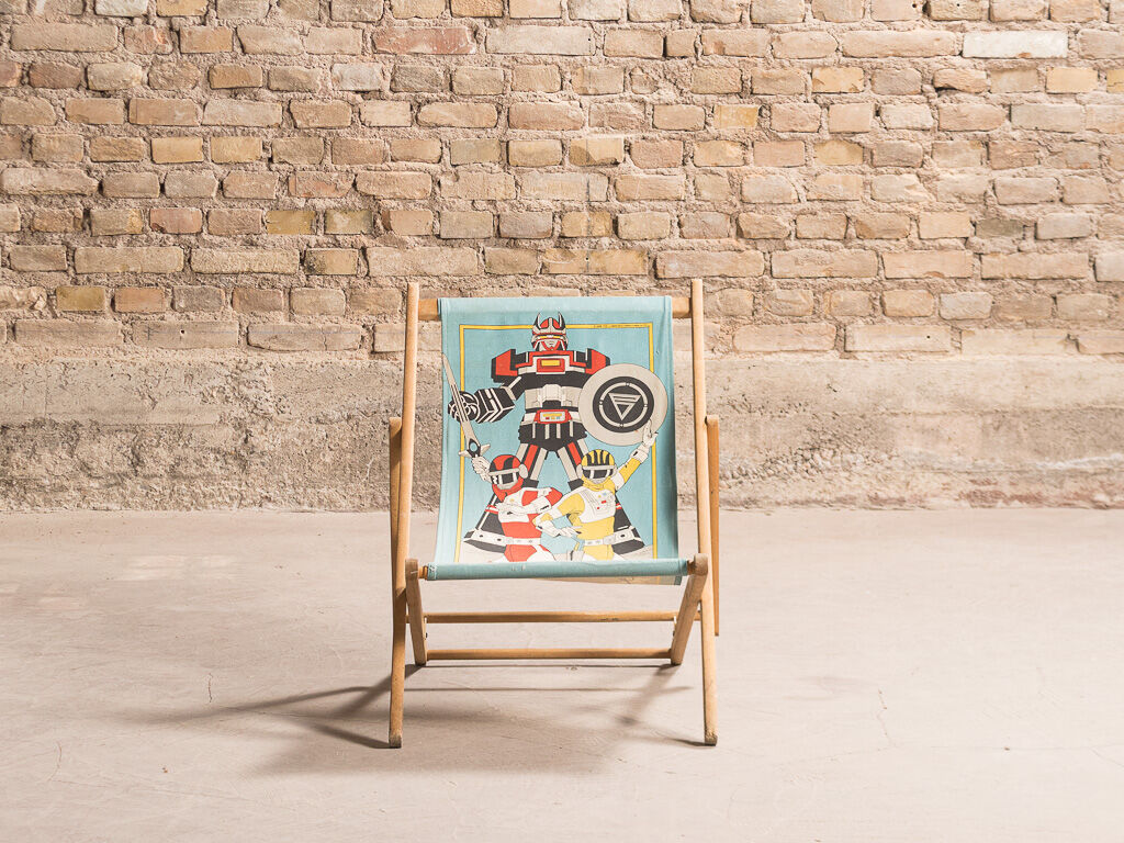 Chilean - Children's deckchair with Goldorak and Power Rangers motifs, 1988
