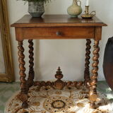 Table d'appoint, console style Louis XIII en noyer
